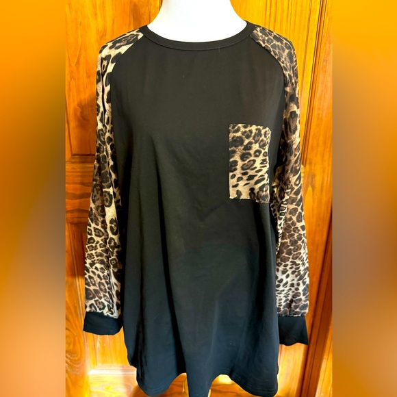 XL Women’s MSJ Black cotton shirt with sheer leopard print sleeves with blk cuff - Picture 1 of 5